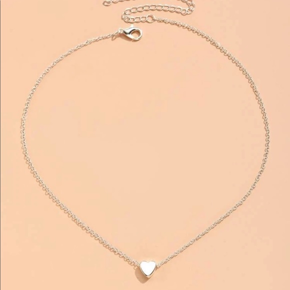 dainty silver heart decor necklace - Picture 2 of 4